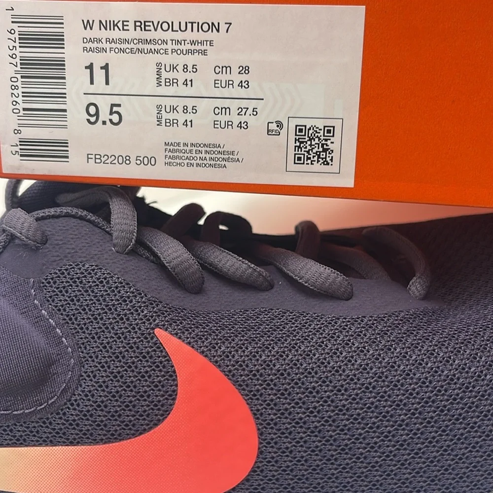 NIKE Men’s REVOLUTION 7
DK RAISIN/CRIMSON TINT-WHITE-HOT PUNCH
Style FB2208-500 - Picture 16 of 16